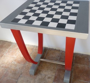 table bistrot échiquier gris rouge noir métal atelier patines saint cannat